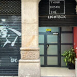 Lightbox BCN Studios - Fotógrafo en Barcelona AF1QipP9hSVyBa-sUfoJ11K7AhslcaNs9_in9KYK06Vo=w426-h240-k-no
